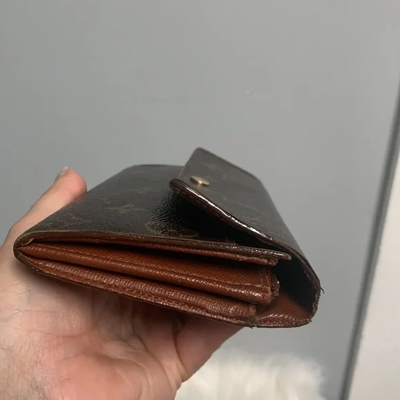 ❌SOLD❌ 2002 authentic Louis Vuitton Sarah wallet - Picture 3 of 17